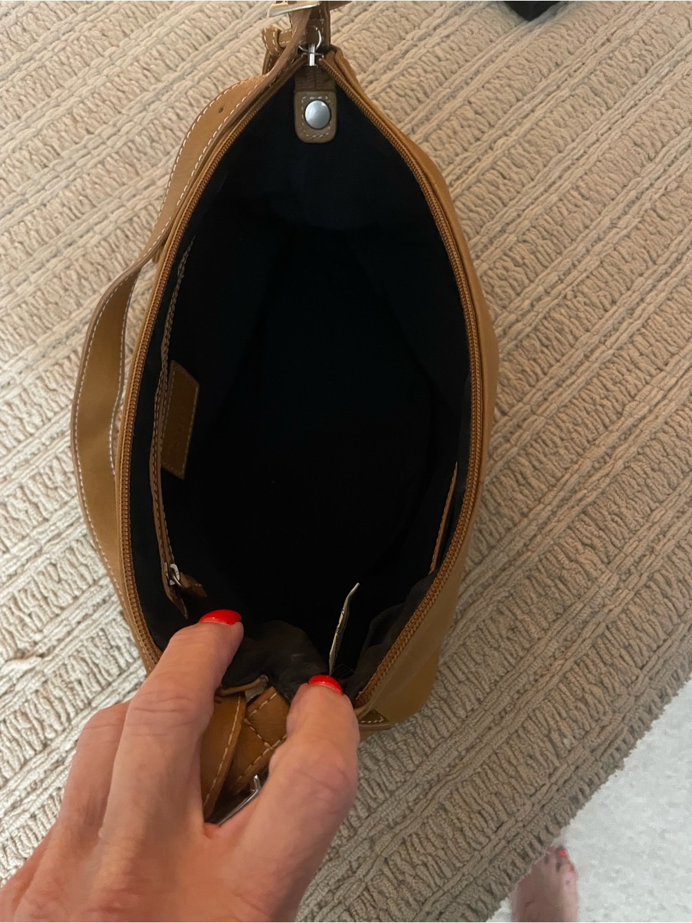 Tignanello Caramel Tan Leather Shoulder Bag - Picture 3 of 4